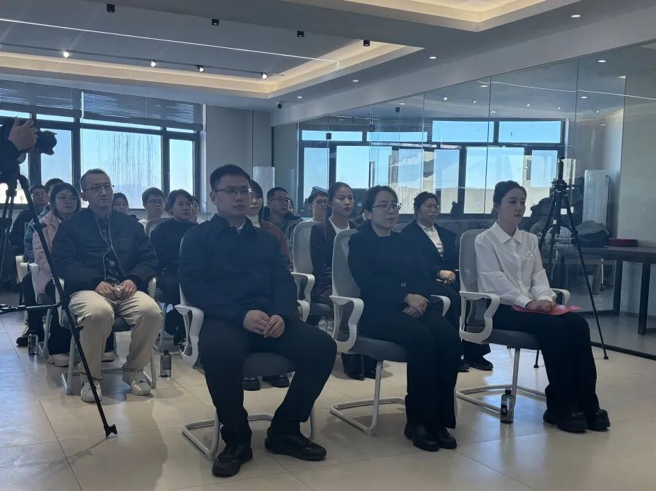 “昱”助圆梦·“数”动未来 伊春共青团“公益+直播”助力“暖冬爱心行动”暖心启航(图2)