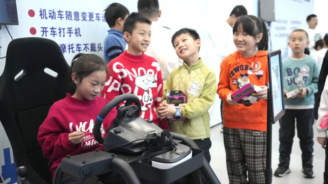 黑龙江共青团·伙伴计划丨希望暖冬 爱心托管公益活动温情启幕(图3) 黑龙江共青团·伙伴计划丨希望暖冬 爱心托管公益活动温情启幕(图3)