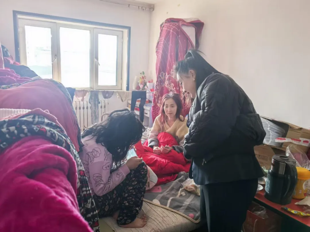 基层动态 | 团鹤岗市委、市希望工程捐助中心开展“送春衣·暖青心”共青团关爱青少年活动(图13)