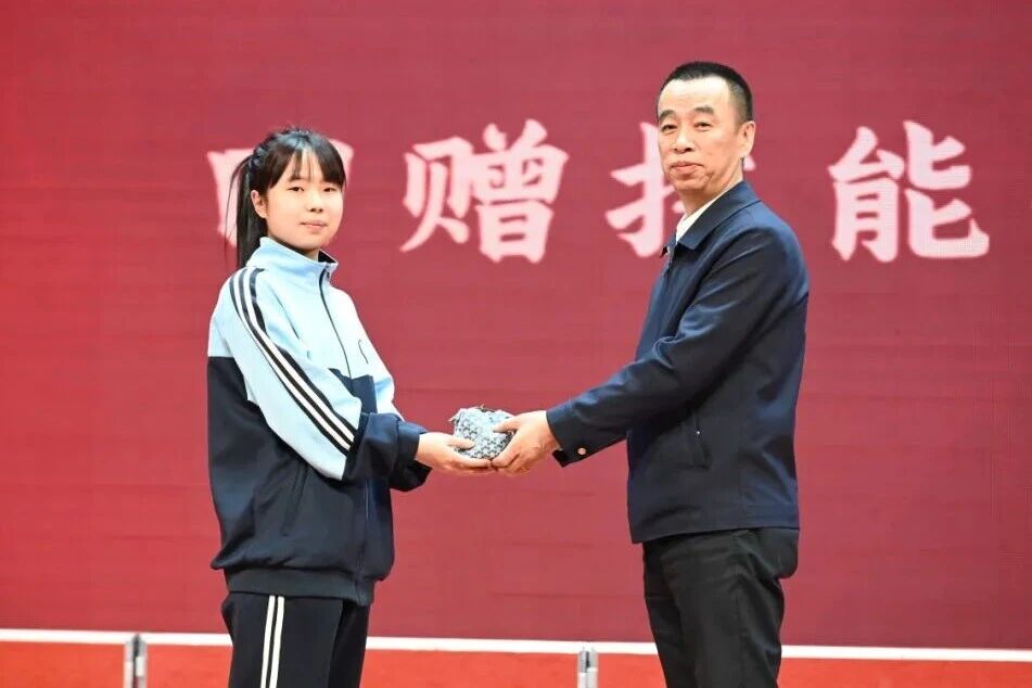 共青团“金秋助学”希望工程圆梦行动10周年系列活动——希望工程“匠苗计划”助学金发放仪式成功举办(图8)