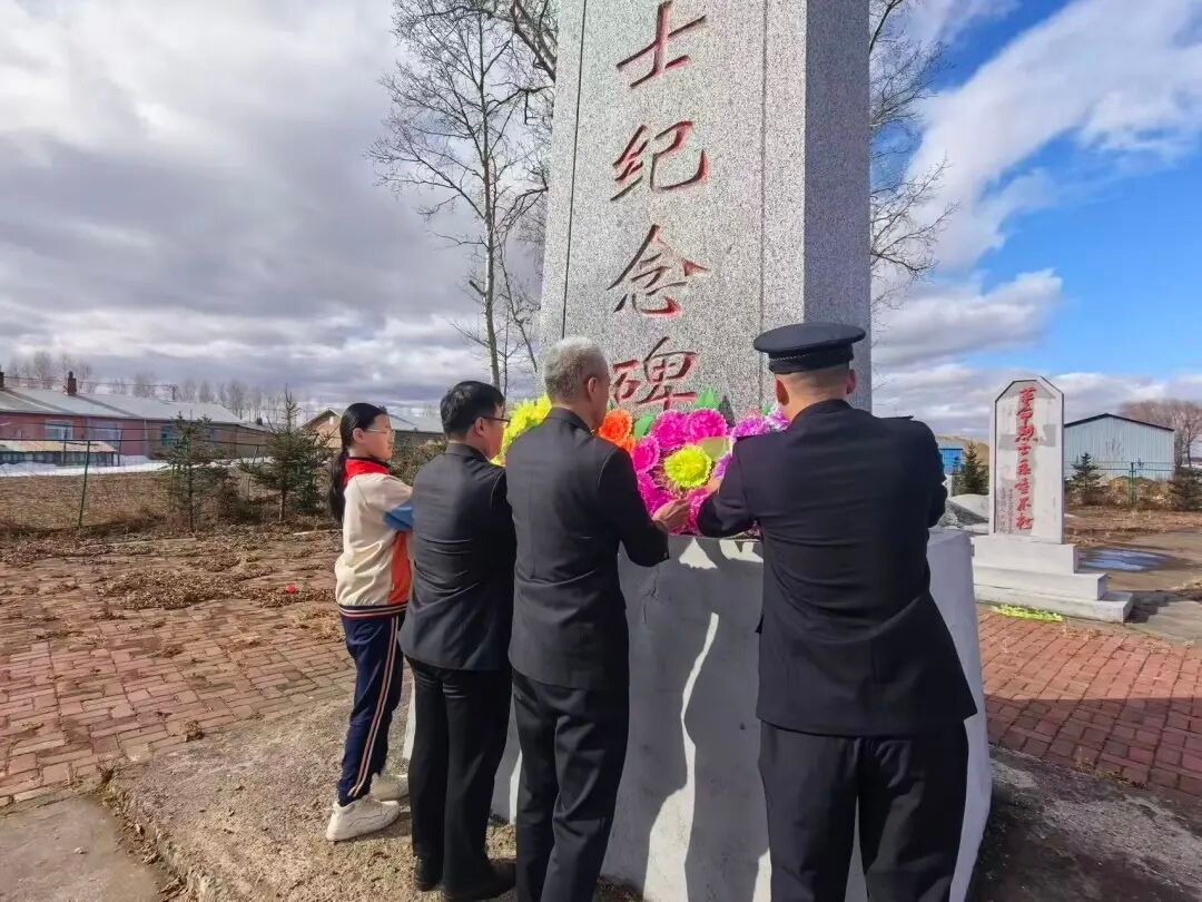 清明祭英烈 砥砺少年行 | 全省希望小学开展“清明祭英烈”主题活动(图8)