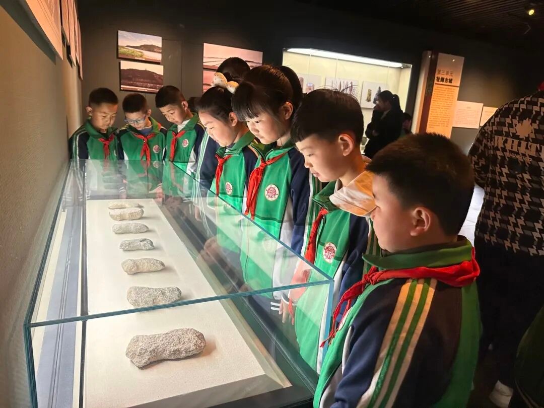 清明祭英烈 砥砺少年行 | 全省希望小学开展“清明祭英烈”主题活动(图32)