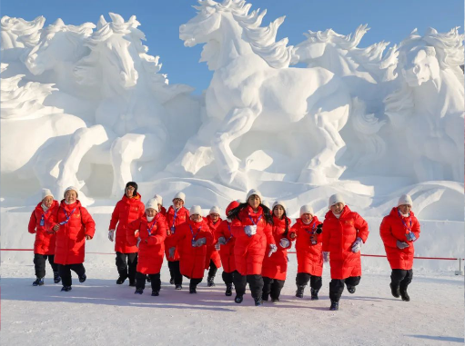 2025希望工程快乐运动嘉年华“相约冰雪 逐梦亚冬”希望与爱手拉手公益活动圆满收官(图7)
