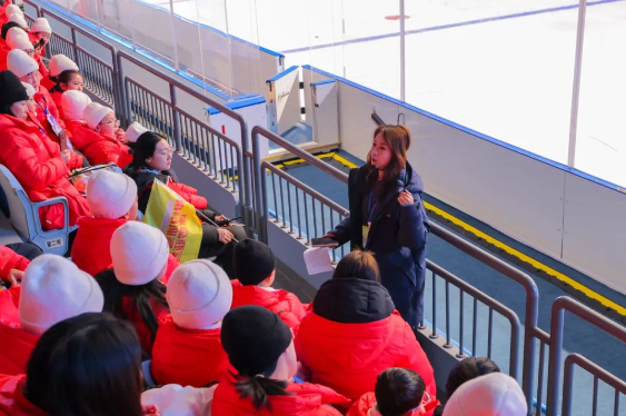2025希望工程快乐运动嘉年华“相约冰雪 逐梦亚冬”希望与爱手拉手公益活动圆满收官(图17)