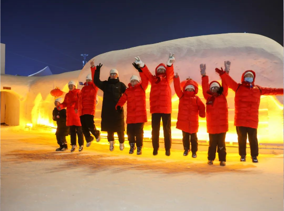 2025希望工程快乐运动嘉年华“相约冰雪 逐梦亚冬”希望与爱手拉手公益活动圆满收官(图30)