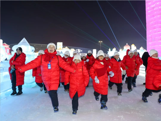 2025希望工程快乐运动嘉年华“相约冰雪 逐梦亚冬”希望与爱手拉手公益活动圆满收官(图31)
