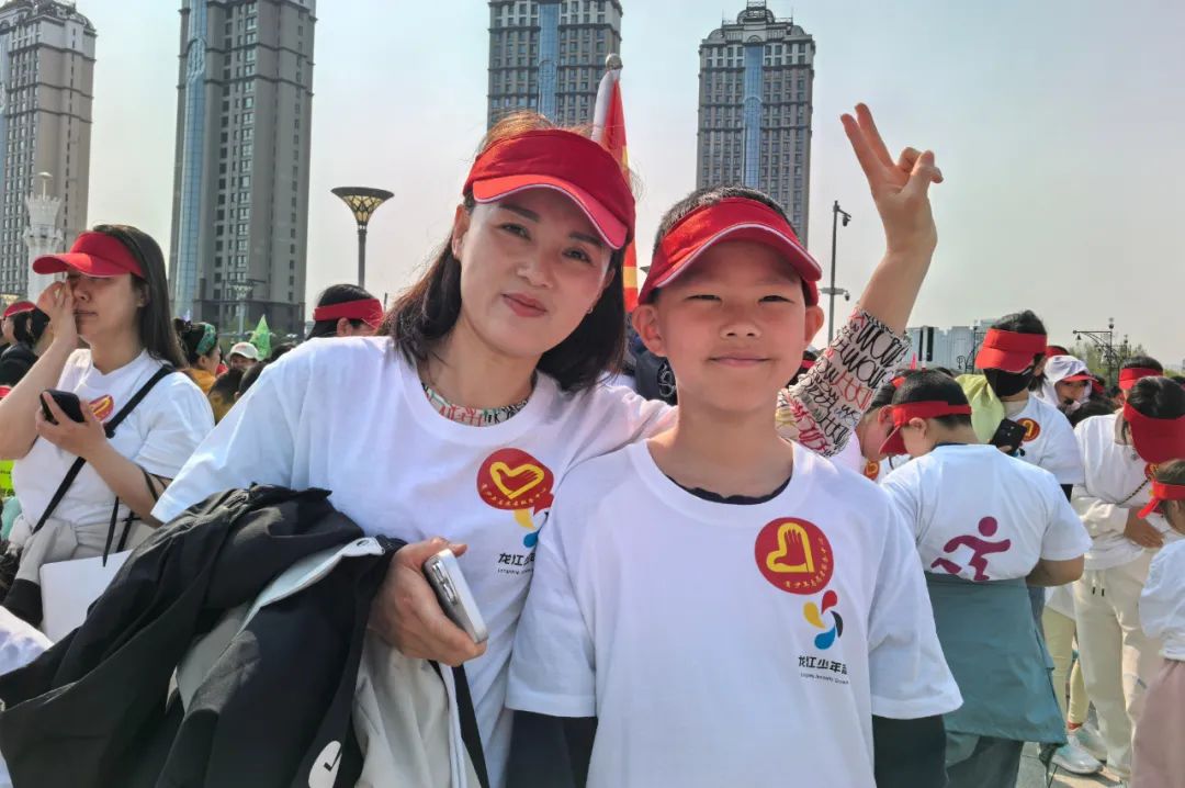 为爱奔跑 | “龙江少年志”第二届龙江少年马拉松全省6000人为妈妈奔跑(图6) 为爱奔跑 | “龙江少年志”第二届龙江少年马拉松全省6000人为妈妈奔跑(图6)