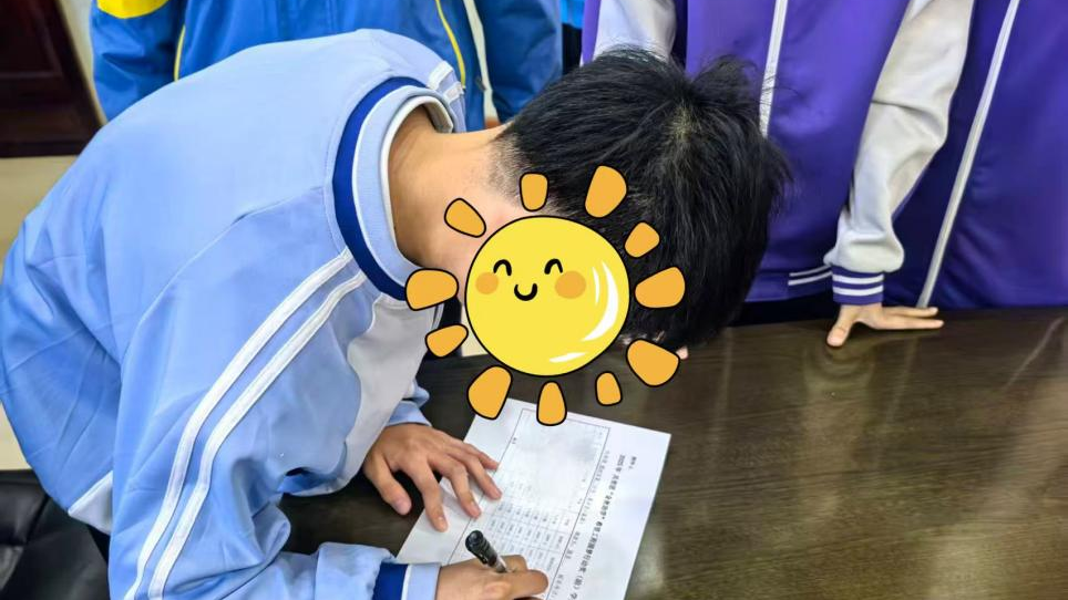 “金秋助学”项目动态｜黑河市举行2025年“金秋助学”希望工程圆梦行动助学金发放仪式(图2)