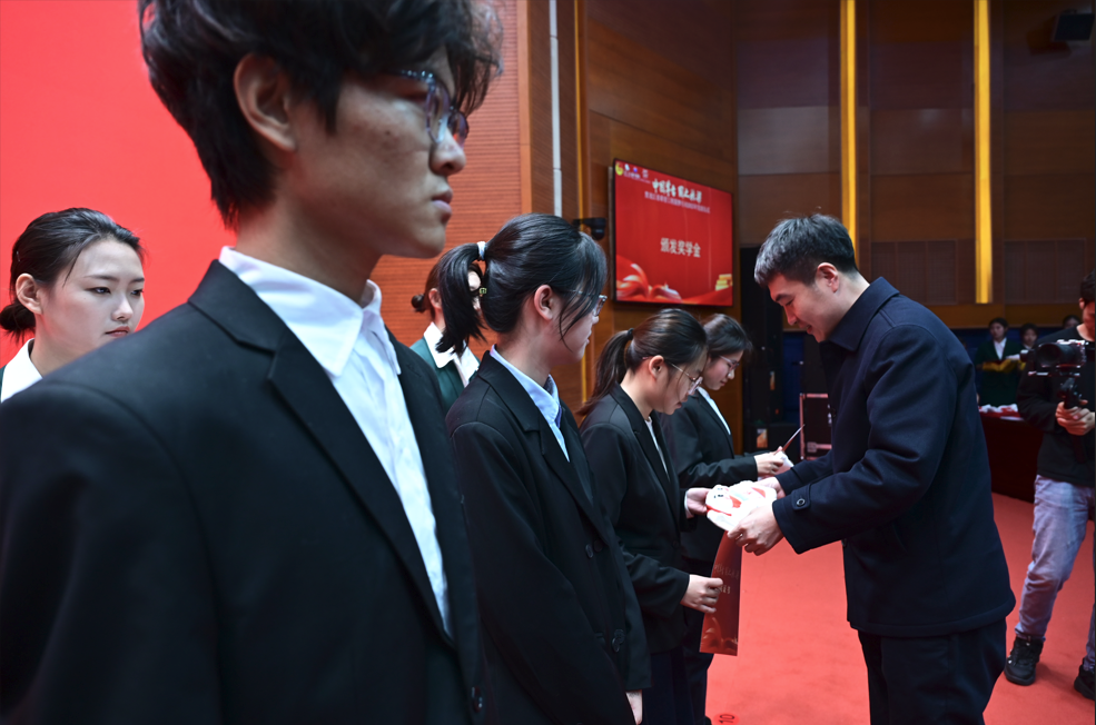 “中国茅台·国之栋梁”黑龙江省希望工程圆梦行动2025年发放仪式在东北林业大学成功举办(图8)