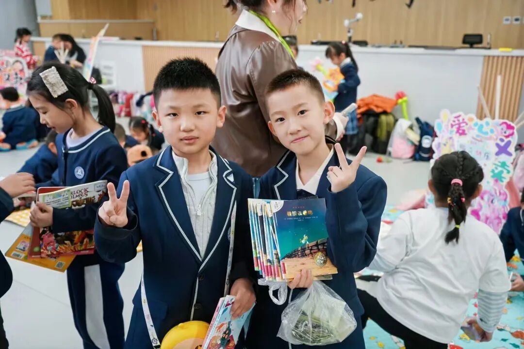 全民阅读活动周丨希望工程“义卖童园”——工大附小工程校区一学年图书义卖活动圆满举行(图8) 全民阅读活动周丨希望工程“义卖童园”——工大附小工程校区一学年图书义卖活动圆满举行(图8)